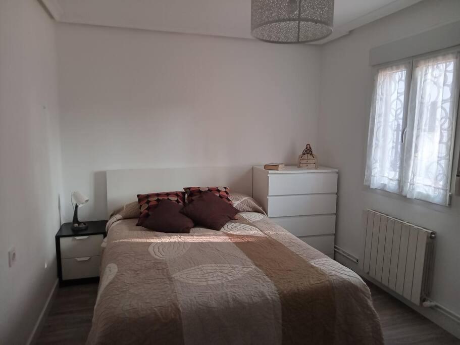 Preciosa Casa Bi-Familiar Al Lado De Donosti. Apartment Irun Bagian luar foto