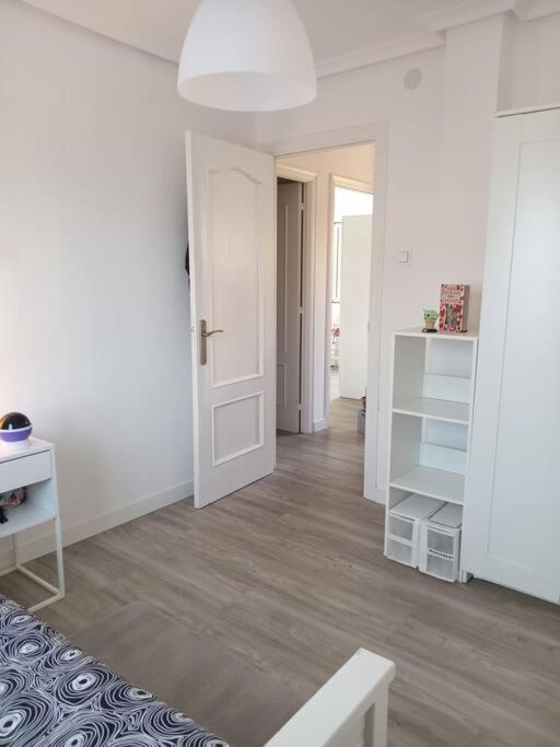Preciosa Casa Bi-Familiar Al Lado De Donosti. Apartment Irun Bagian luar foto