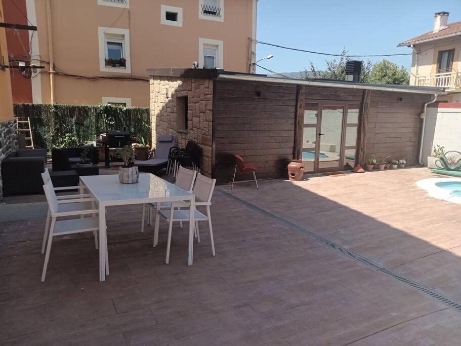 Preciosa Casa Bi-Familiar Al Lado De Donosti. Apartment Irun Bagian luar foto